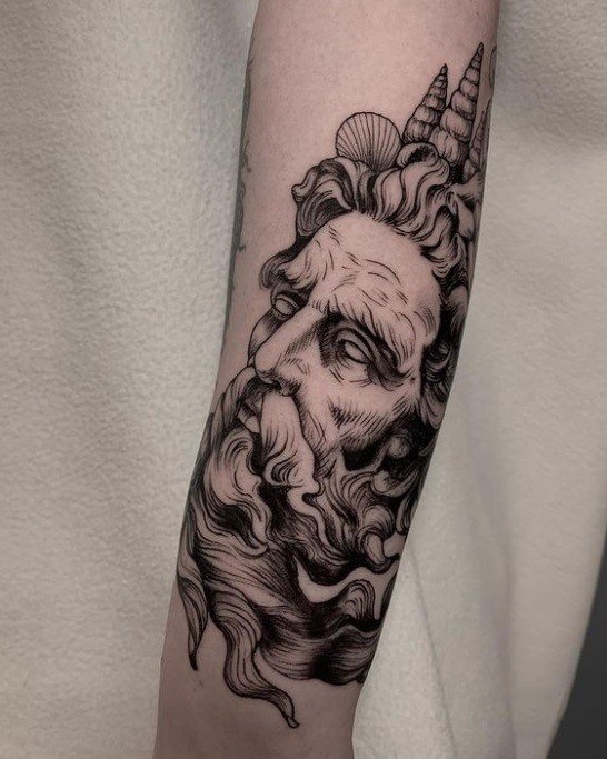 The Hive – Sky Coyote – Full Color Tattoo – Watercolor Tattoo – Black and Grey Tattoo – Floral Tattoo – Delicate Tattoo – Flower Tattoo – Feminine Tattoo