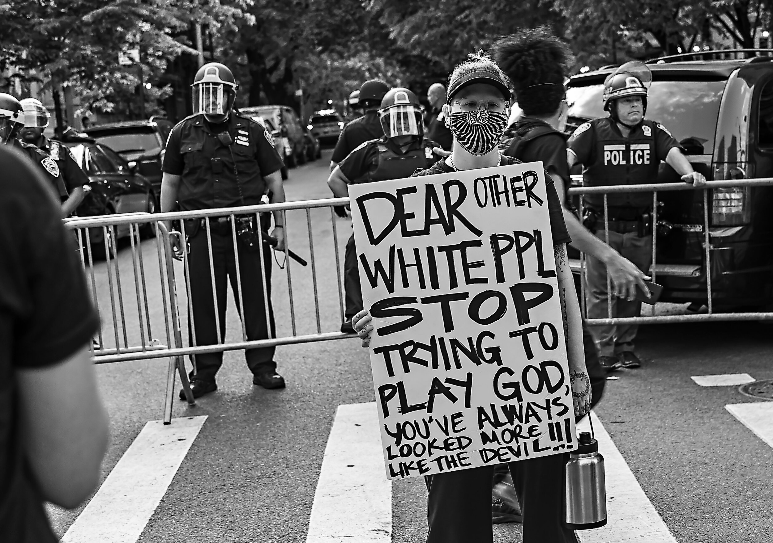 Fiona Lee, Dear Other White People, 2020. 