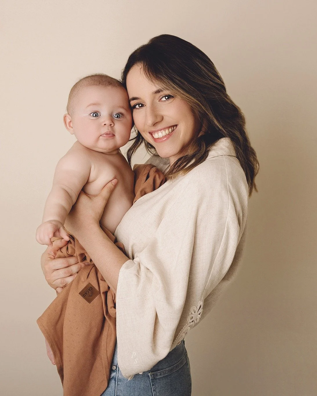 H&aacute; momentos que pedem para ser guardados para sempre. 🤍

 A edi&ccedil;&atilde;o especial de Mini Sess&otilde;es em Est&uacute;dio est&aacute; de volta e foi criada para celebrar exactamente isto. A maternidade no seu estado mais puro.

🔗 Li