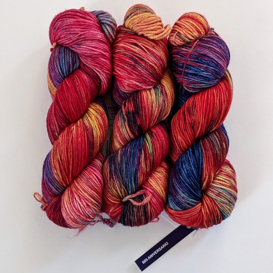 Megatibia Trocando Spider silk por Spool of yarn 