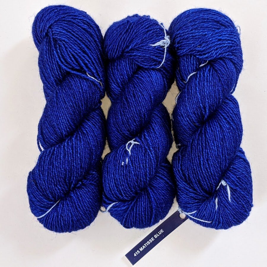 Megatibia Trocando Spider silk por Spool of yarn 