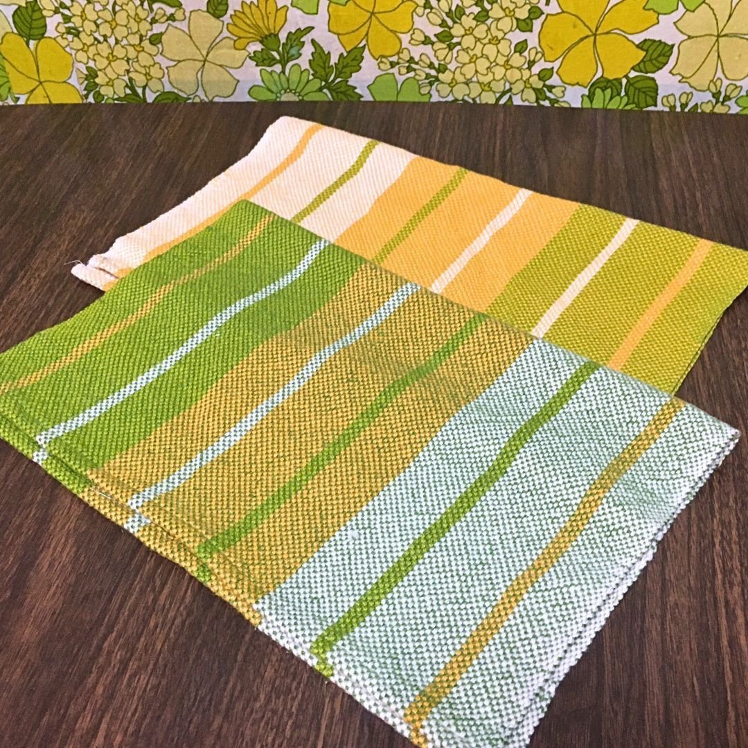 Joanna's finished towels, in Bubby's kitchen. This is the rigid heddle pattern from Weaving Club Kit#15 Bubby's Kitchen. The towel in front with Limette weft is by far Bubby's favorite! Let us know which variation is your favorite! See the full proje