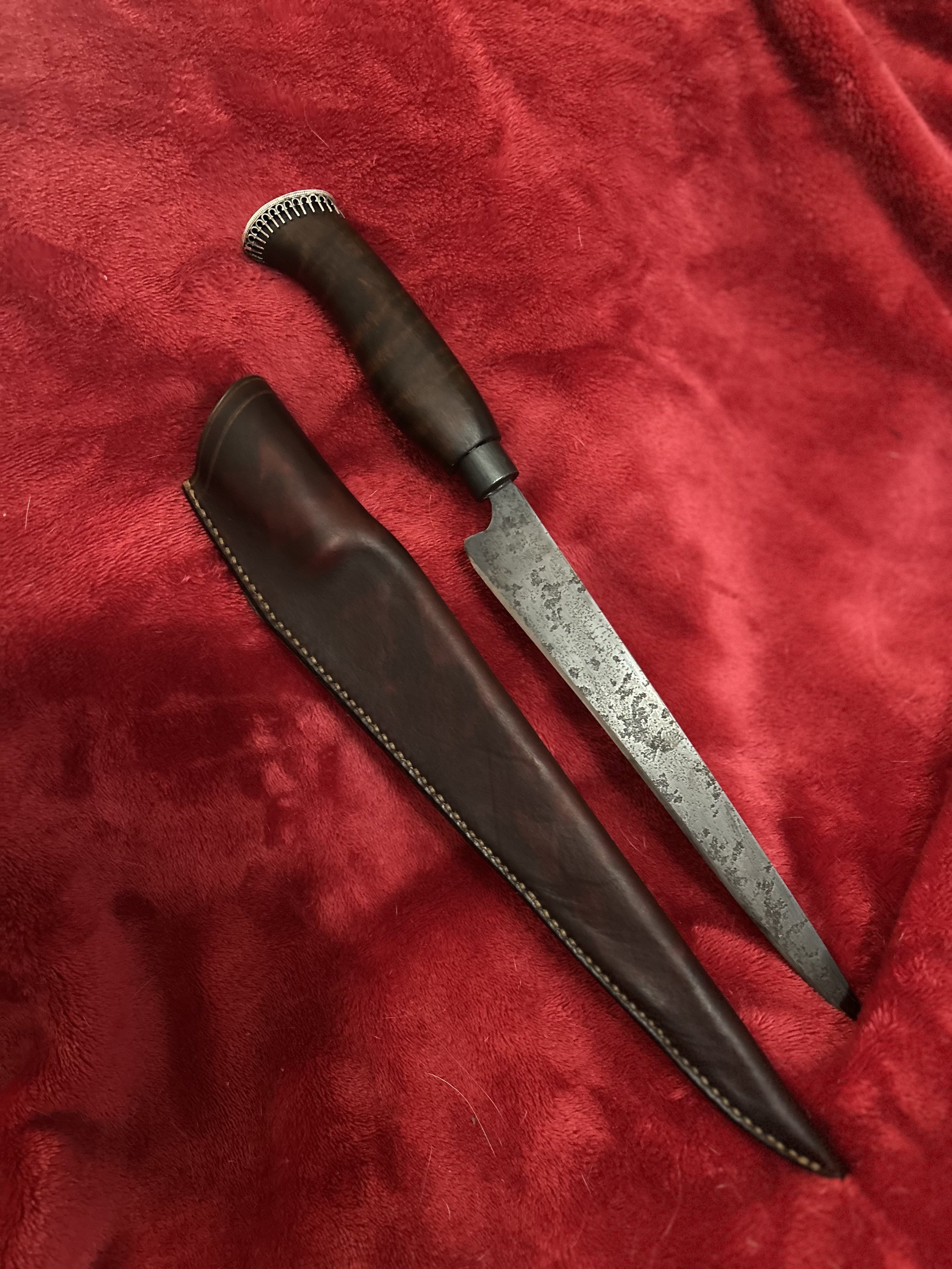 Colonial Style Belt Knife with silver pummel.jpeg
