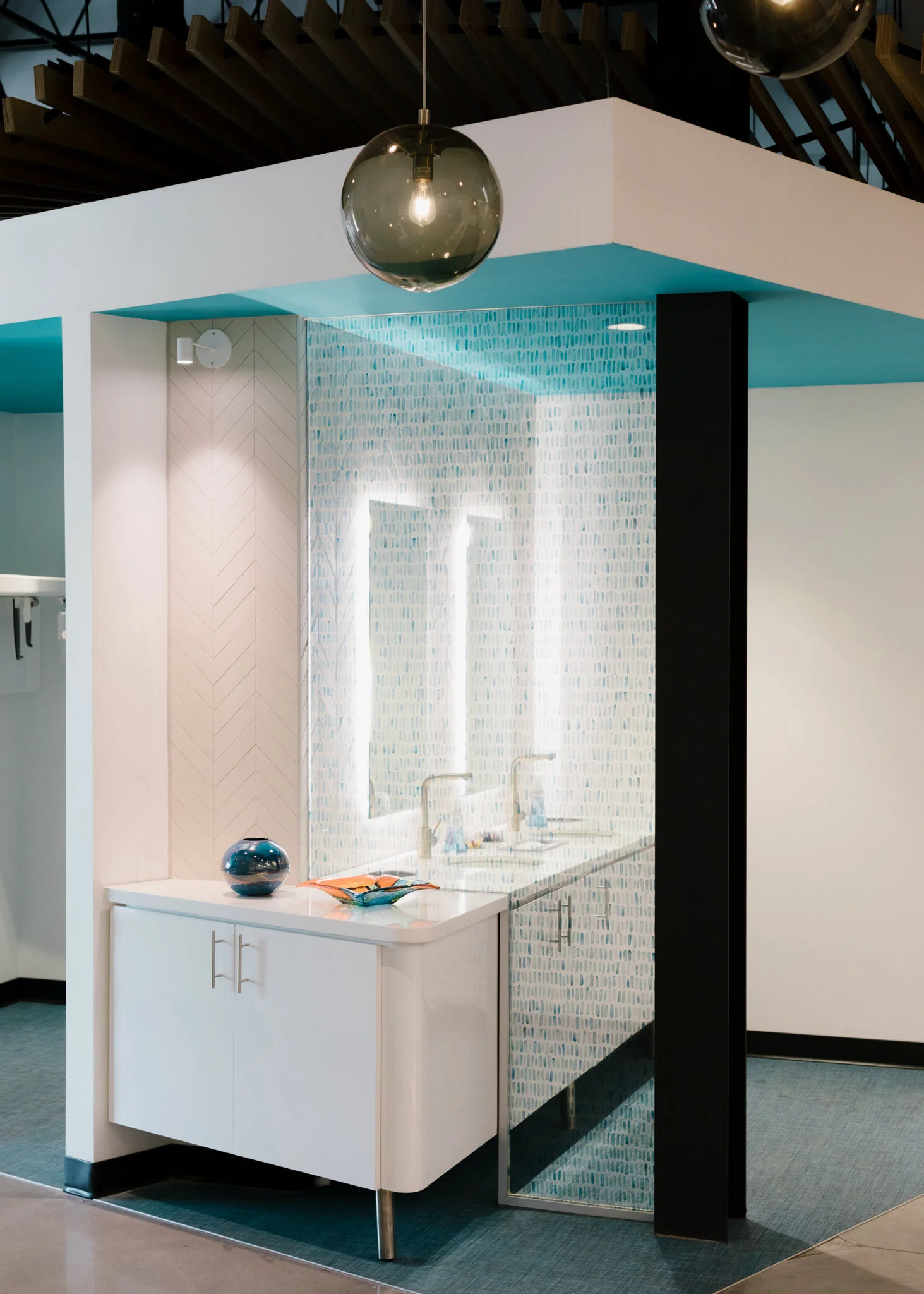 Bottom Bay Glass-web res5.jpg
