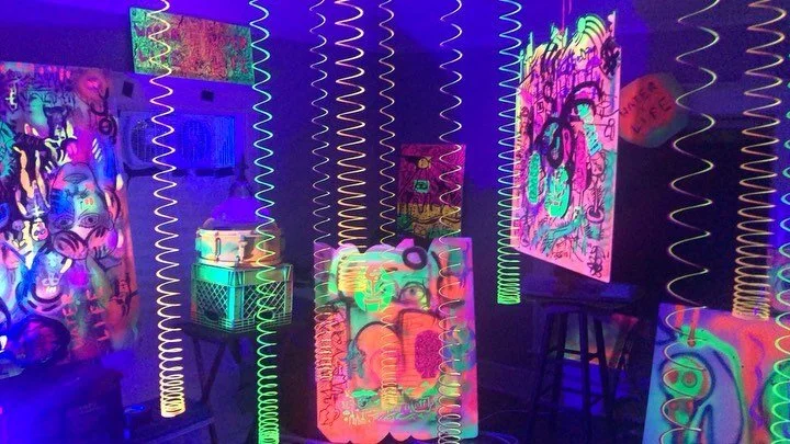 Studio / WIPs on deck, booking immersive room installs through fall 22 &bull; DM or hit link in bio for all customs !! 🌹&bull;
&bull;
#artistsoninstagram #artistsofinstagram #custom #stencil #paint #🕉 #sharpie #krylon #to11 #mixedmedia #love #2022 