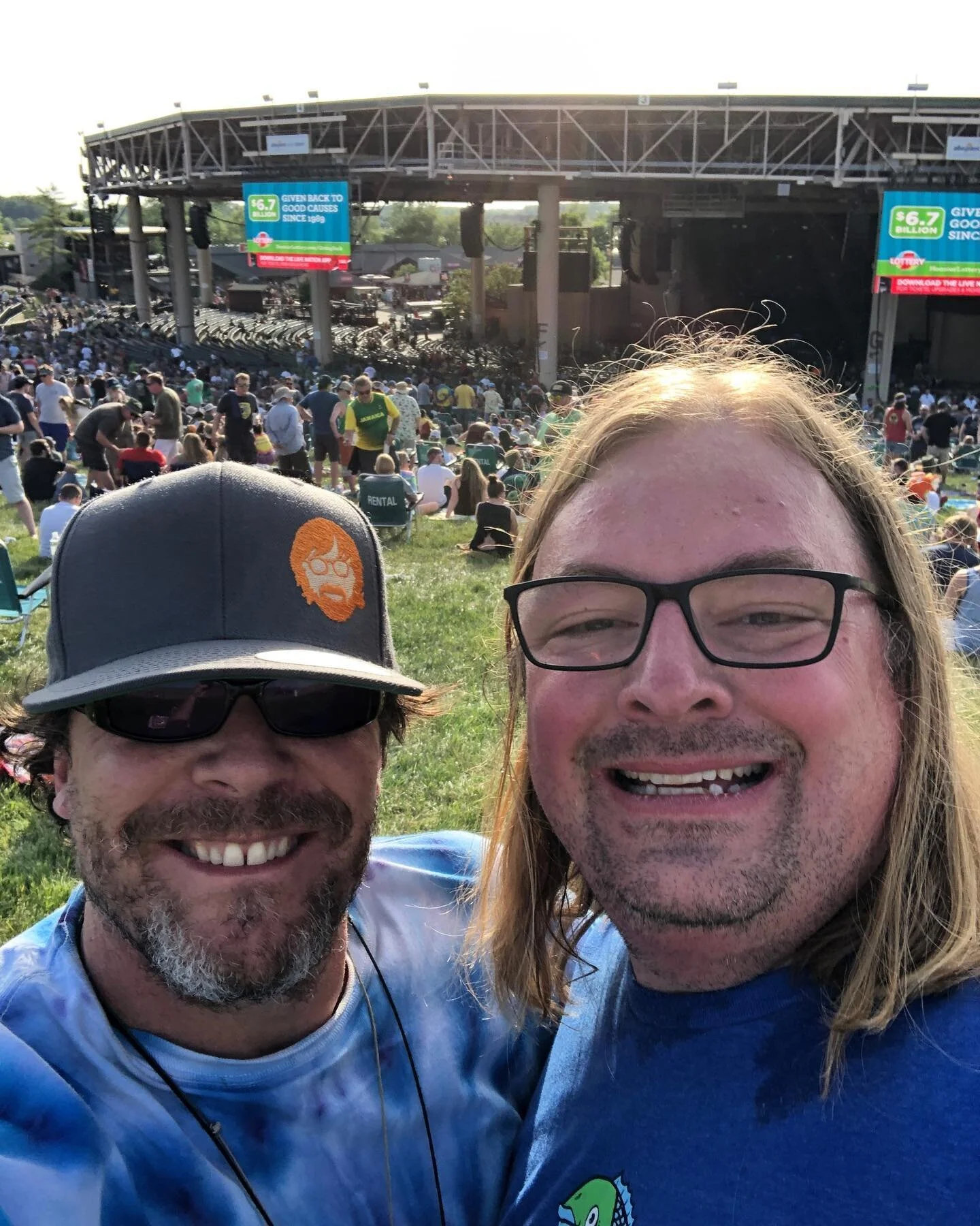 Fun @phish shows with @nmcrawfordphd / shaggy/ tammy /olivia etc also big vibes  @raychiill__ and big december sagg falafel energy to my guy @falafelandapicklebaby !!! have fun tonight y&rsquo;all!!!!! &bull;&bull;&bull;
&bull;
&bull;
#goodtimesbadti
