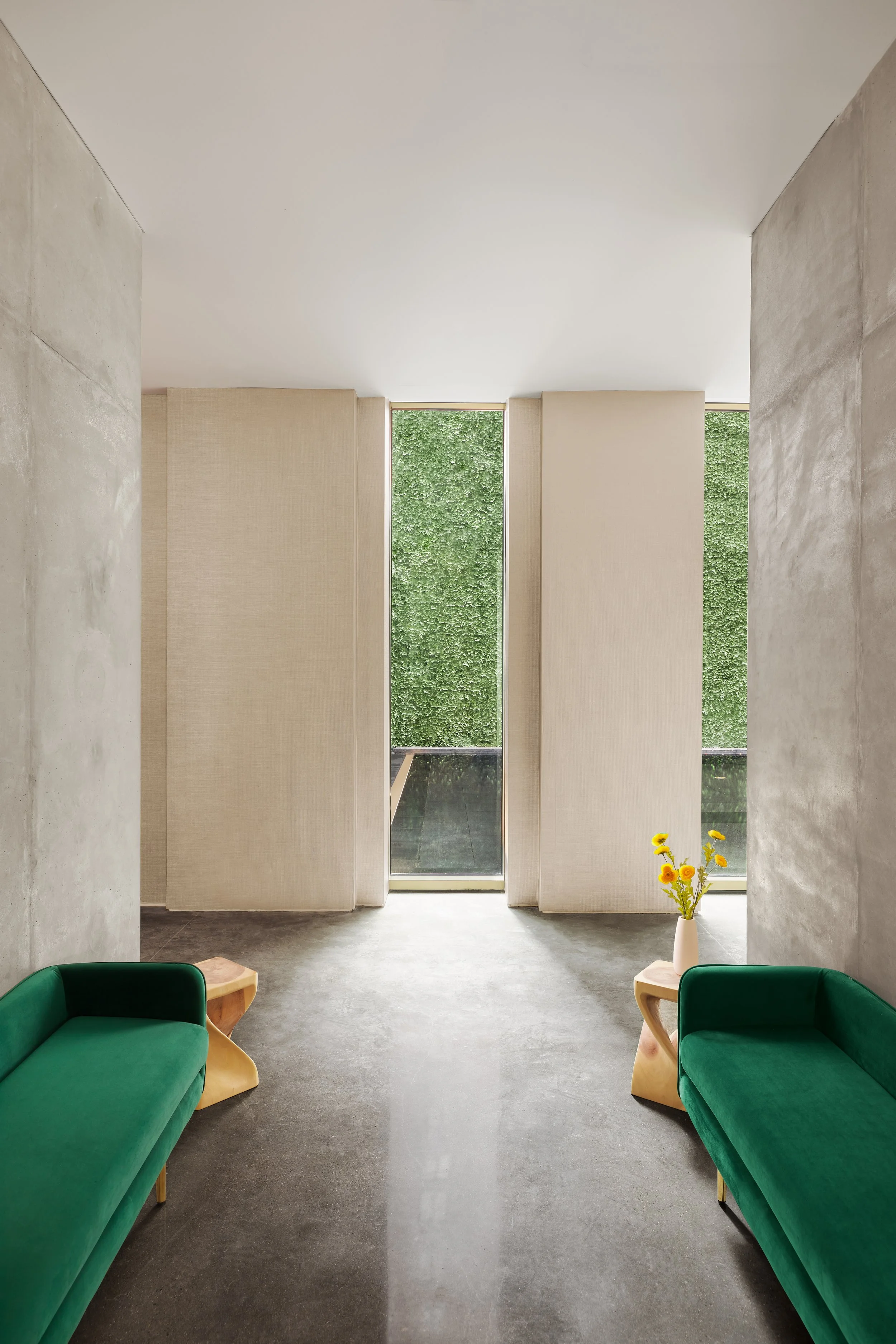 98 FRONT-06-HALL LOUNGE-RETOUCH2_fullres.jpg