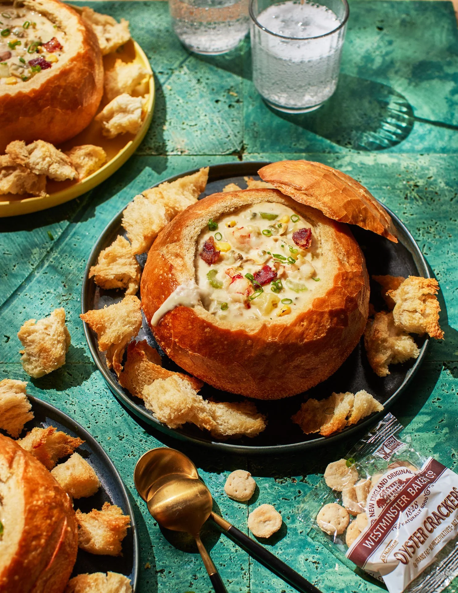 Quick Comp_TMK_Chowder with Bread Bowl_11909.jpg
