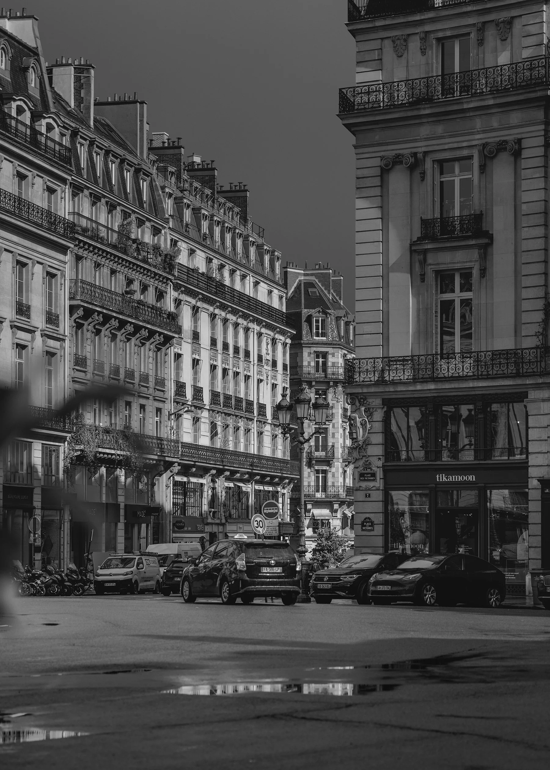 Lumière qui se Brise, Place des Victoires, Paris, France, 2024