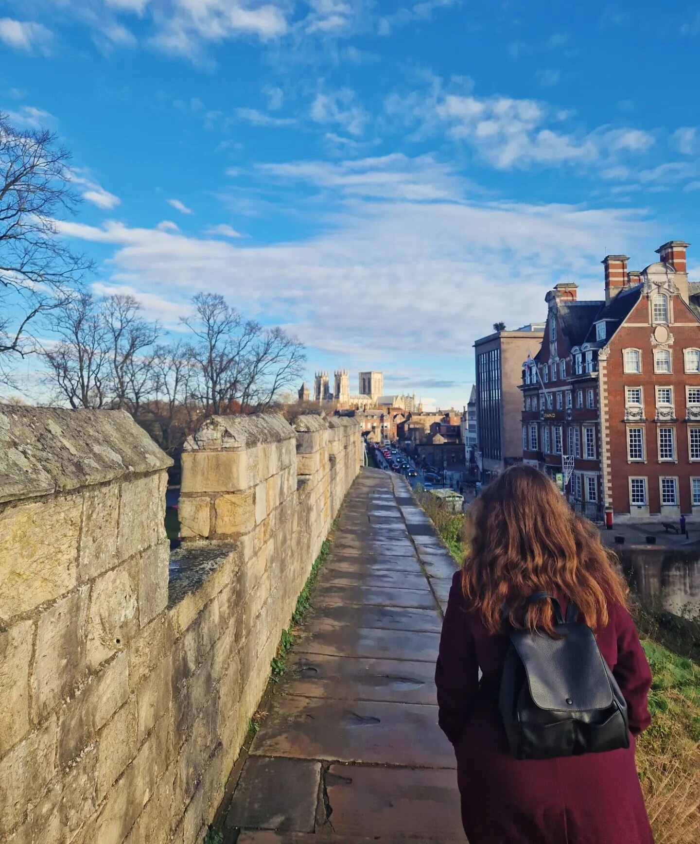 We've made it through the first week of January! 🚶🏻&zwj;♀️✨ And I'm grateful that the weather was so beautiful this morning. 

I am surprised that I've missed the warmth of summer, as someone that usually prefers the colder months. And my bedtime h