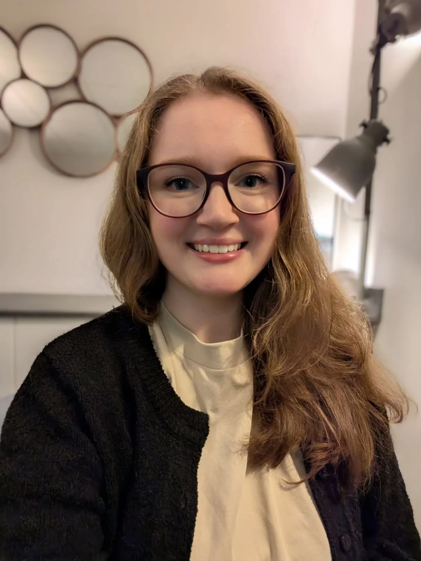 Life isn&rsquo;t just the big moments. It&rsquo;s the small ones that stay with us ☕❄️ Pilates, a good book, a cosy drink&hellip; these little glimmers help me feel more grounded and alive.

Yesterday threw me off a bit. I felt emotional and not quit