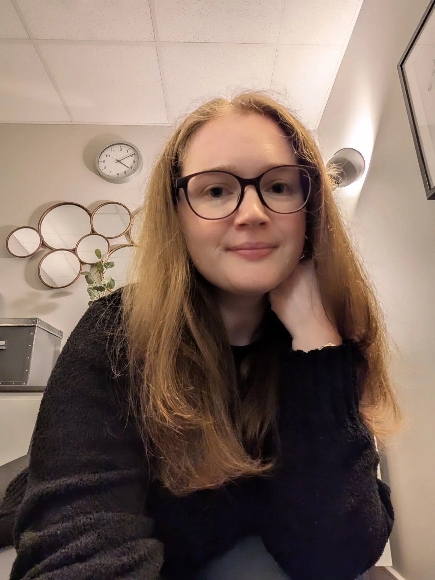 I hope you are taking time for yourself this festive season ☕🛋️🚶🏽&zwj;♂️☀️🧘🏻&zwj;♀️🥧🃏

Take some extra moments to enjoy your cuppa, mince pie, and don't forget to make the most of any winter sun 🌞 

I'm practising what I preach and having a c