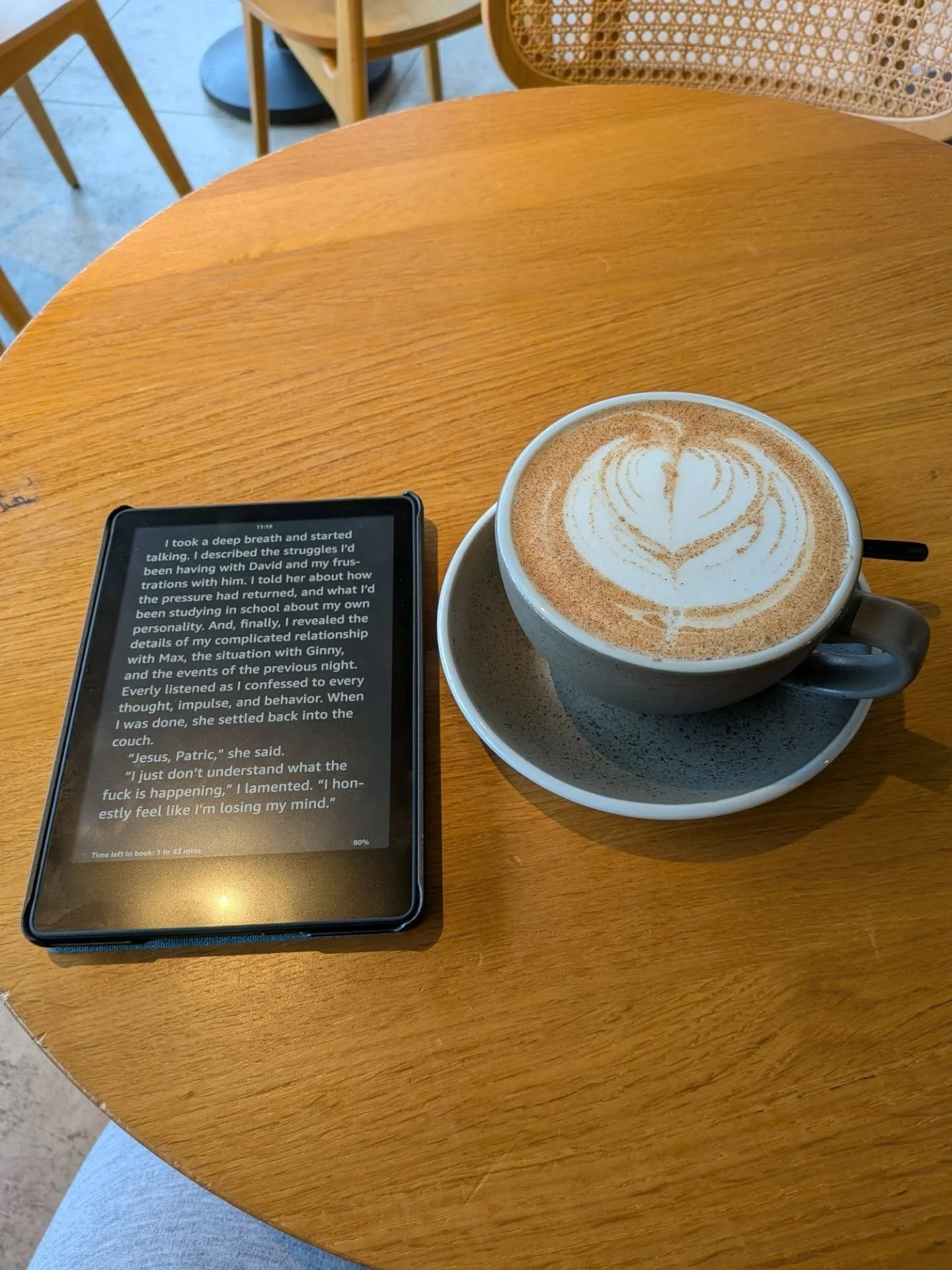 My time before sessions today was all about self-care. Of the boring but necessary variety - a routine medical appointment, and then the more fun, chilled variety - chai lattes, my kindle and making friends with geese 🪿😍🏞️

Have a lovely 2nd half 