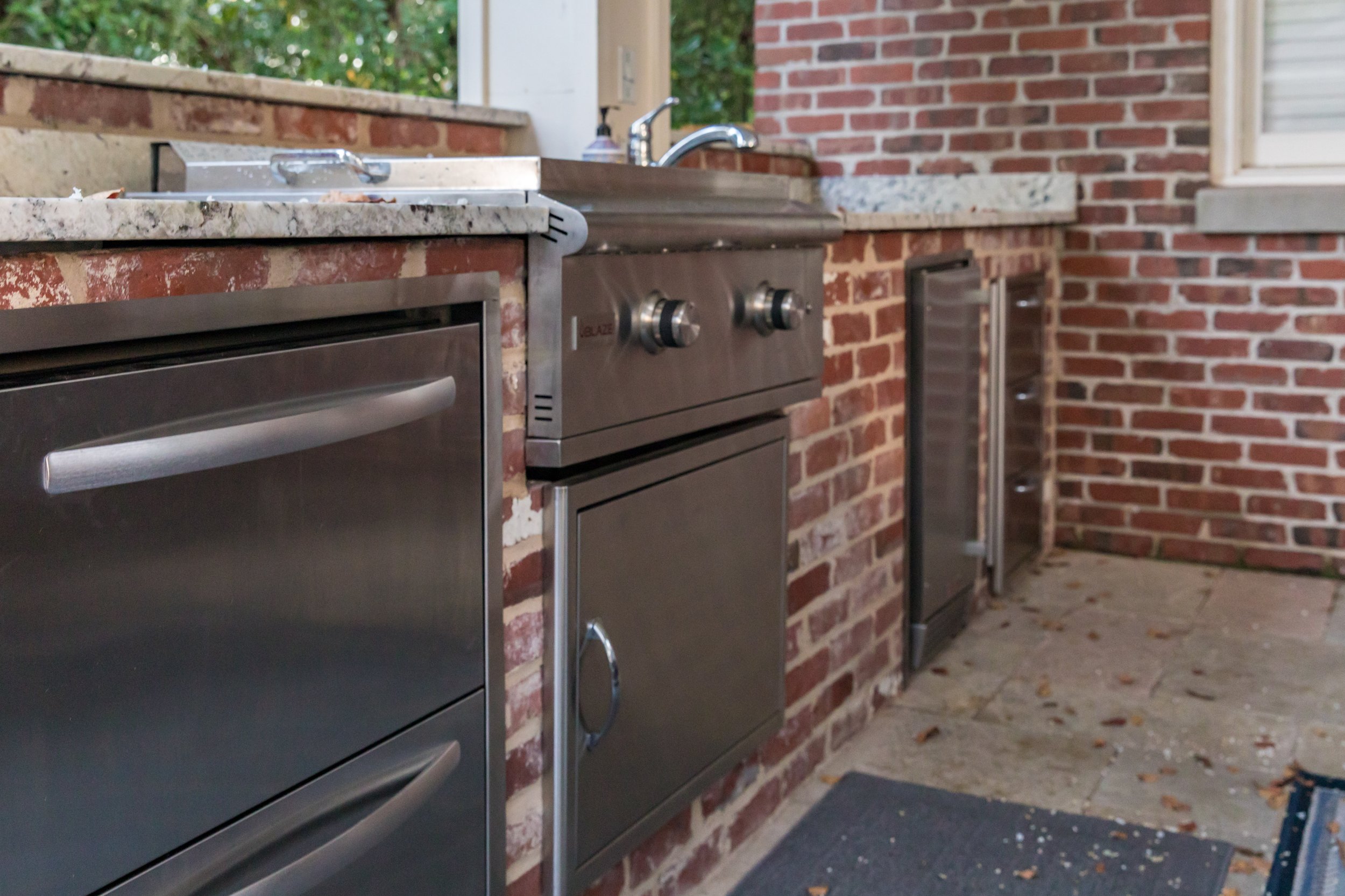 mobile-alabama-custom-built-in-outdoor-kitchen.jpg