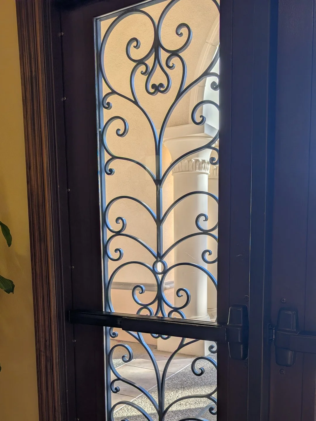 This heart design was captured at a Marriott Palm Desert clubhouse by Chenelle Houston of Utah.