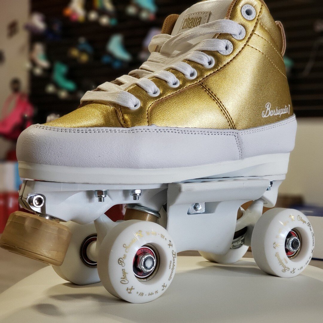 So pretty!! The new GOLD Kismet is here! 

Weather is getting nicer, time to start checking your gear and getting it cleaned and ready for another Park Summer!

#quadskaters #quadskating #quadskater #quadskate #derbyempire #quadskates #rollerskates #