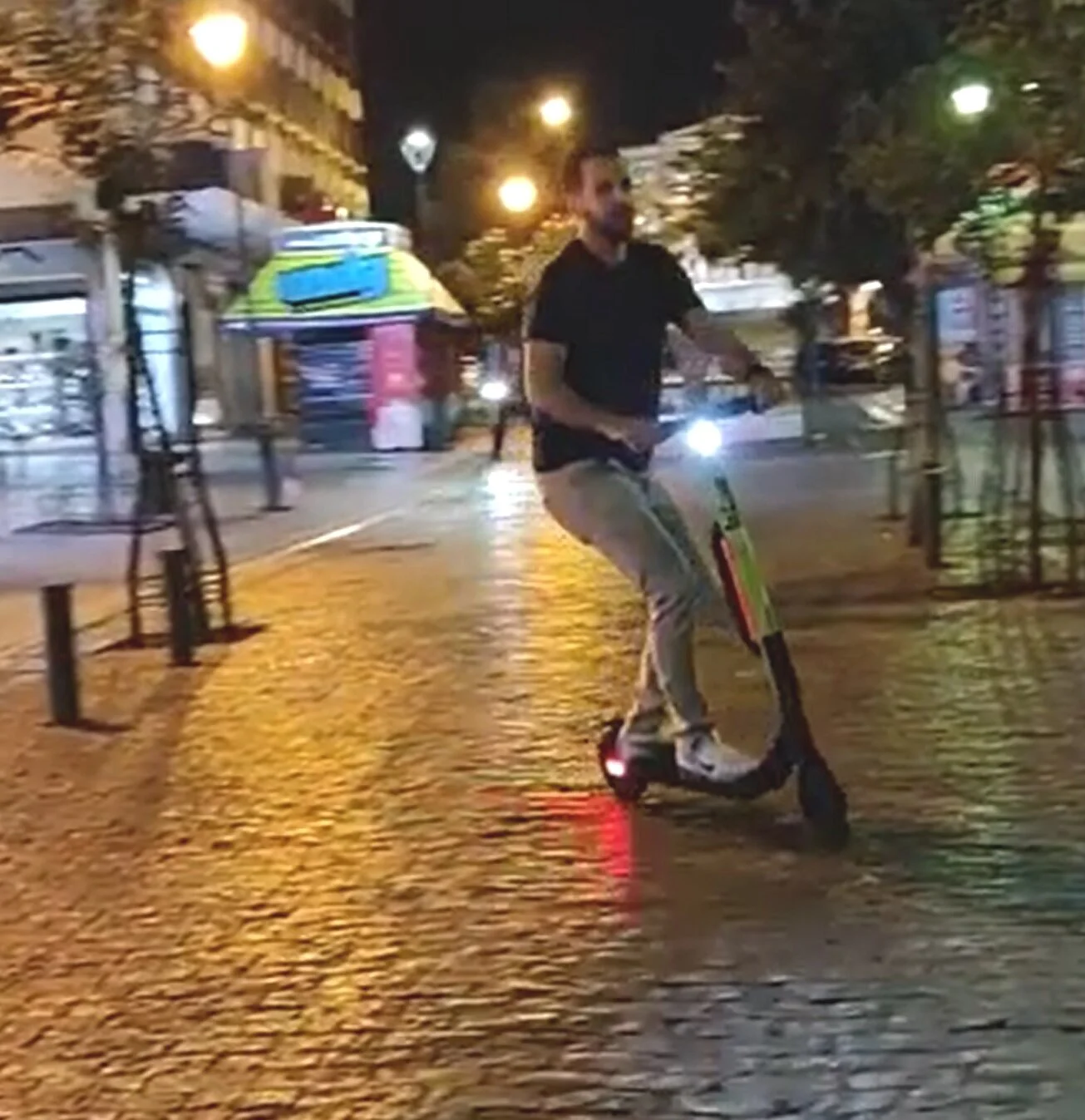 TEAM BUILDING IN ATHENS INCLUDES BAR HOPPING AND SCOOTERING