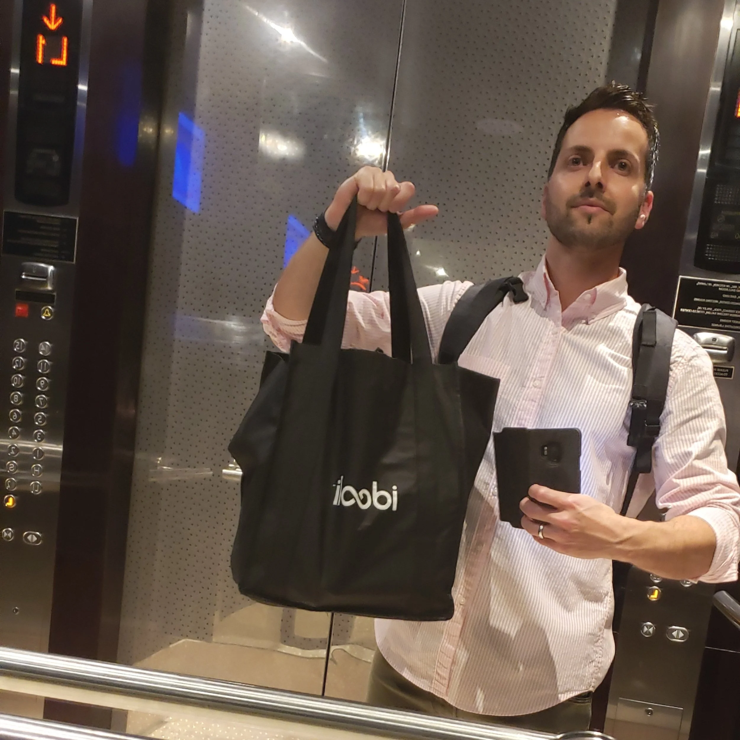 I HAVE TRAVELLED THE WORLD WITH THIS TOTE BAG CARRYING MY SAMPLES