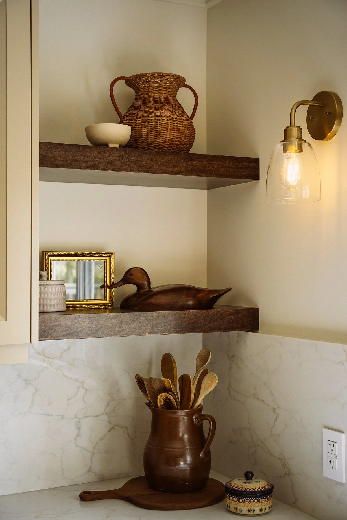 Kitchen Detail Corner (2)-HDR.jpg