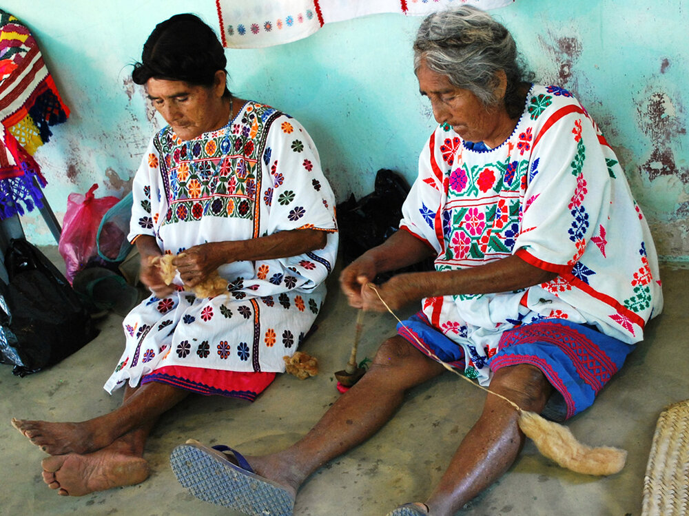 san-pedro-amuzco-weaving.jpg