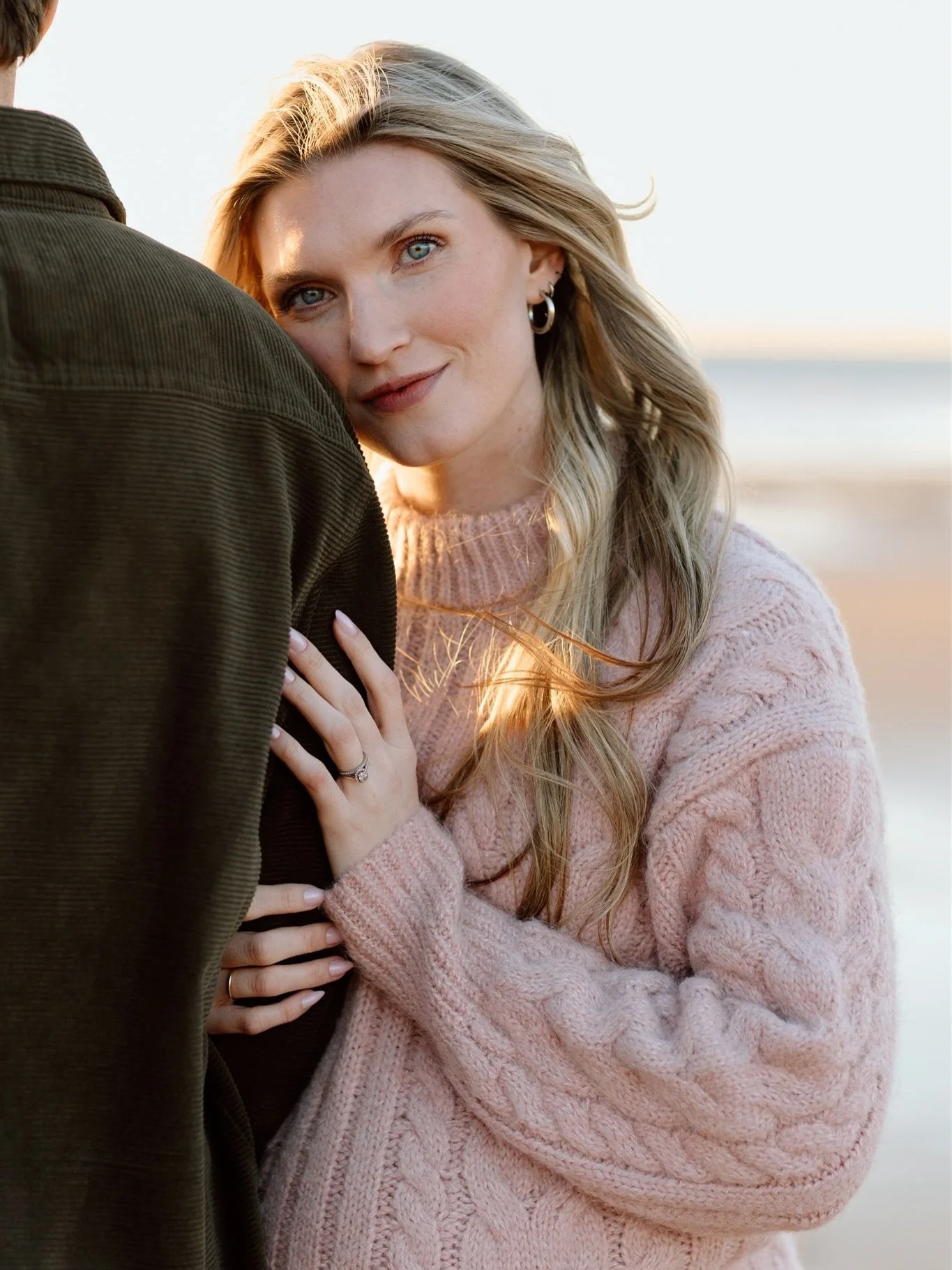 The little things in life is what my work is made of 🤍 

#maternityphotoshootideas #beachmaternitysession #oregonmaternityphotographer #lincolncityphotoshoot