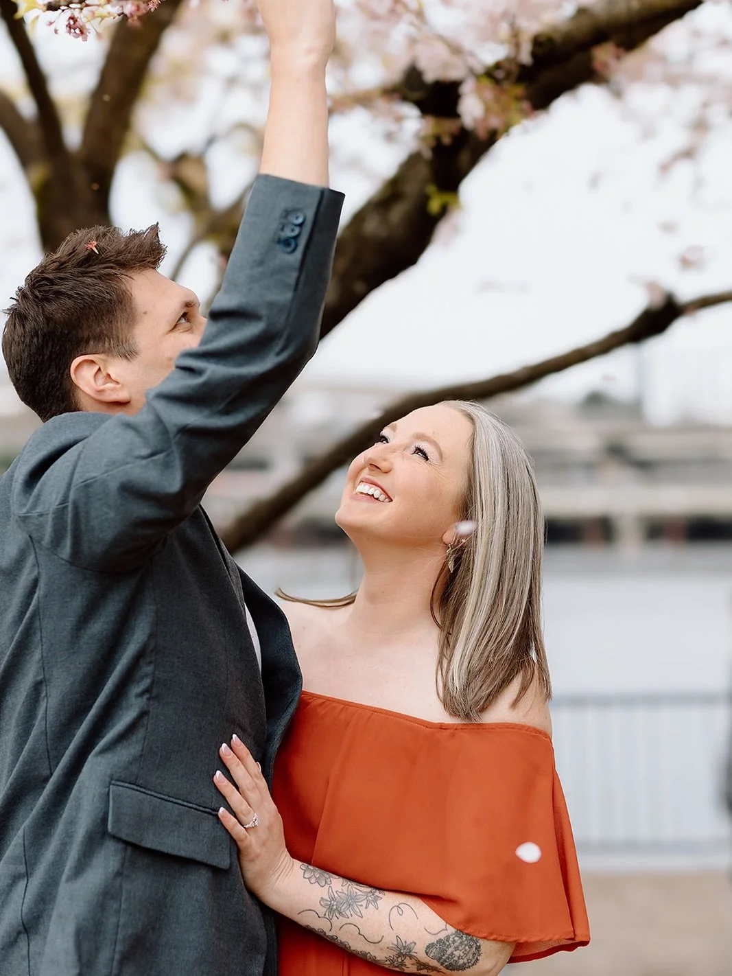 no need for snow :) 

#pdxcherryblossoms #engagementphotos #portlandengagementphotos #oregonweddingphotographer #waterfront