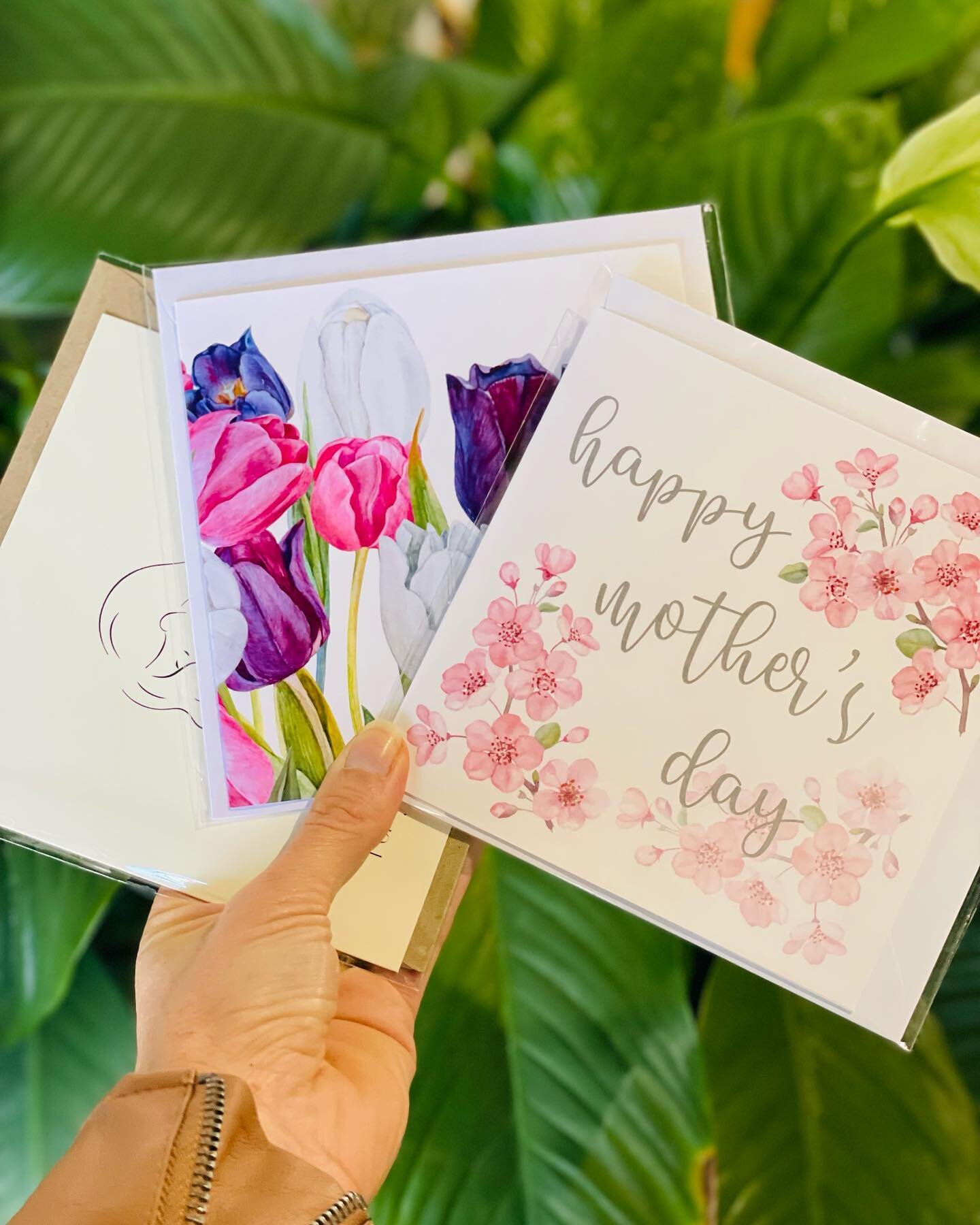 Thrive Boutique proudly stocks #corowa made @paper_love_cards 
Our Mothers Day cards have just landed &amp; they are gorgeous 🦋

🙏💖Thanks so much Robyn. Beyond talented xx