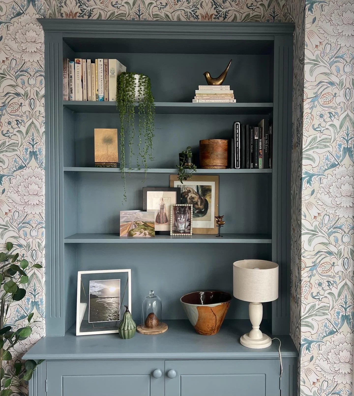 New on the blog - How to create a timeless living room 🛋️

When it comes to decorating our living rooms, it's easy to get swept up in the latest trends, the colour everyone is painting their walls, the sofa style all over Instagram, or the flooring 