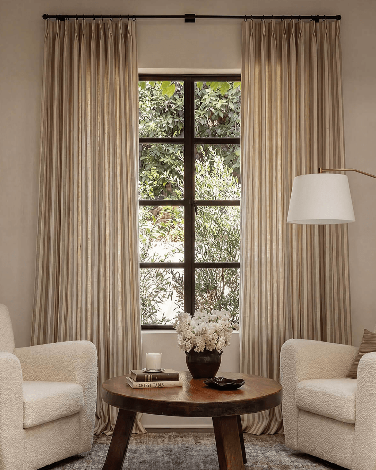 Timeless Living Room Curtain Ideas