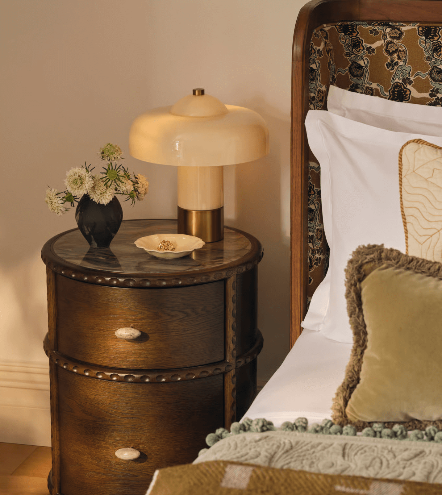 Soho home Dark Wood Trend