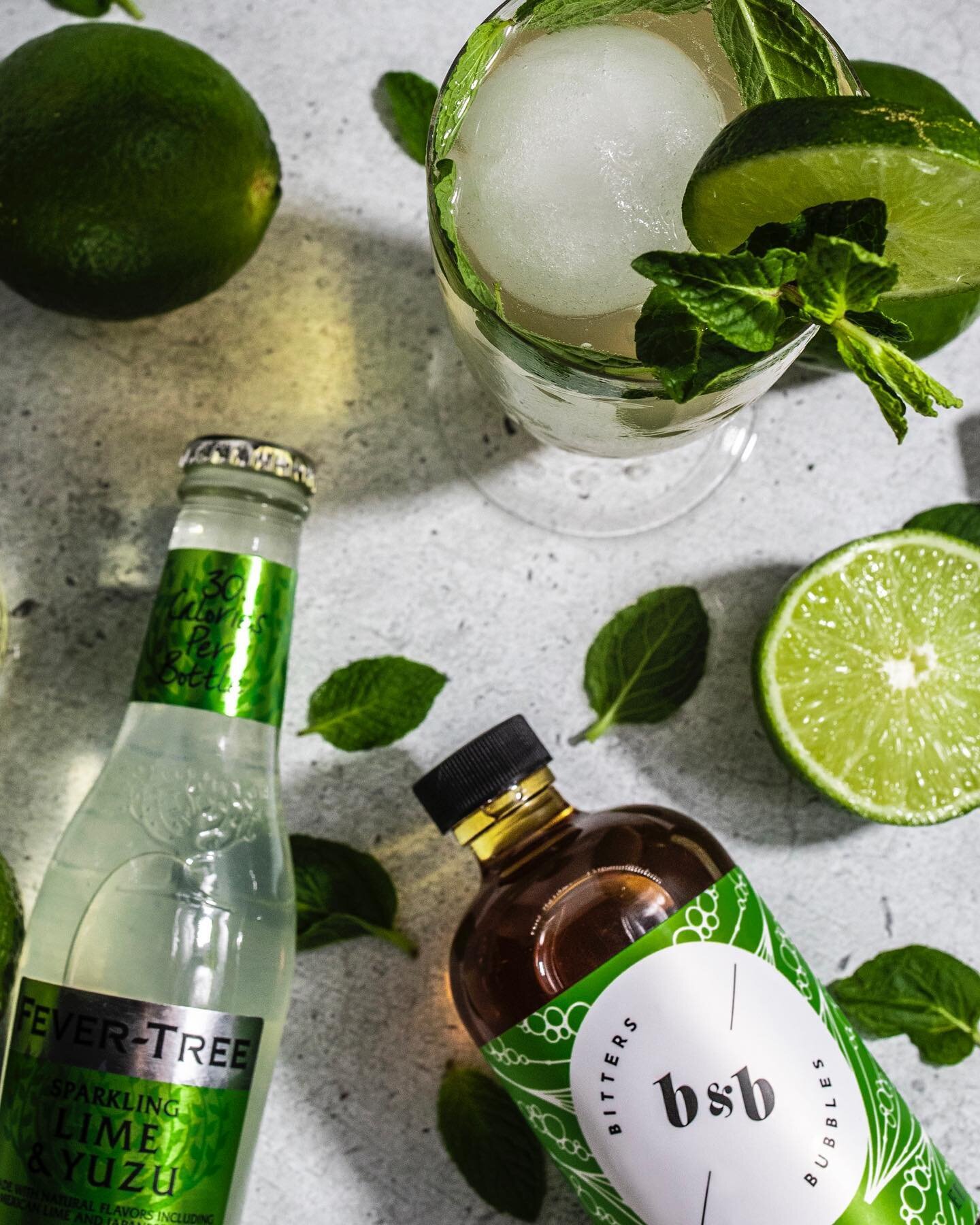 🍀St Patty&rsquo;s Day is tomorrow🍀Let&rsquo;s make a Ginger Lime Refresher! This mocktail may remind you of a mojito with a touch of ginger. This recipe is incredibly easy with two ingredients and can easily be transformed into a cocktail with eith