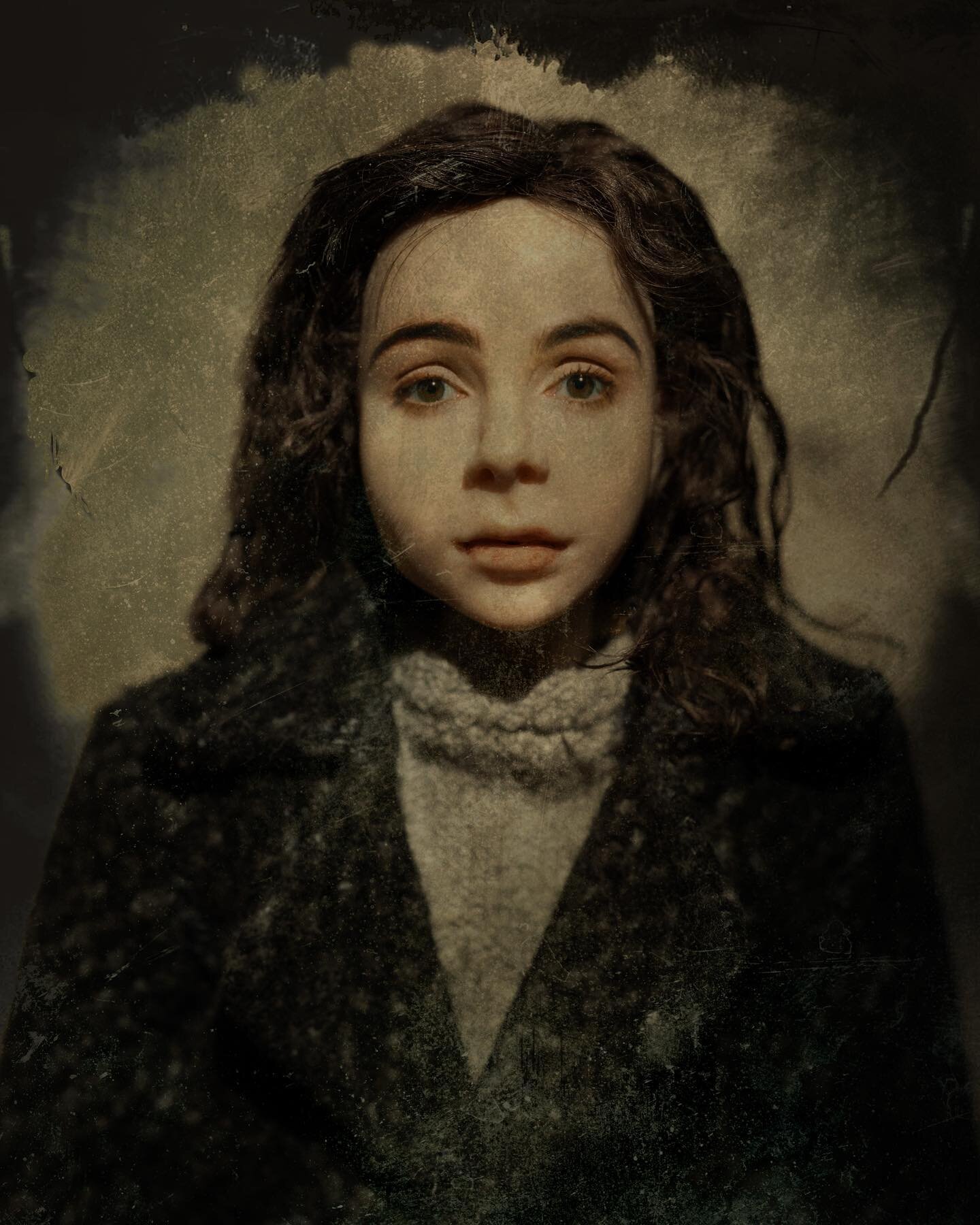 Rowan tintype portrait. More characters to come. Plus, stayed tuned for BTS footage showcasing the magic of @jasonwalkerartist eye compositing technique!
.
VFX @jasonwalkerartist 
Eye actor @rebeccacarver 
Puppet by @morezmorestudio 
Makeup @littlebe
