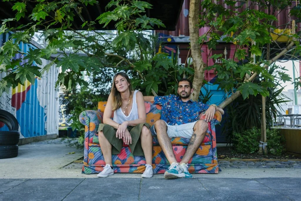 ⧫ Recent studies show we need more happy hours: find out more about all the secrets to become less indifferent and more indiefrente \ Article by Jorge Naper ⧫