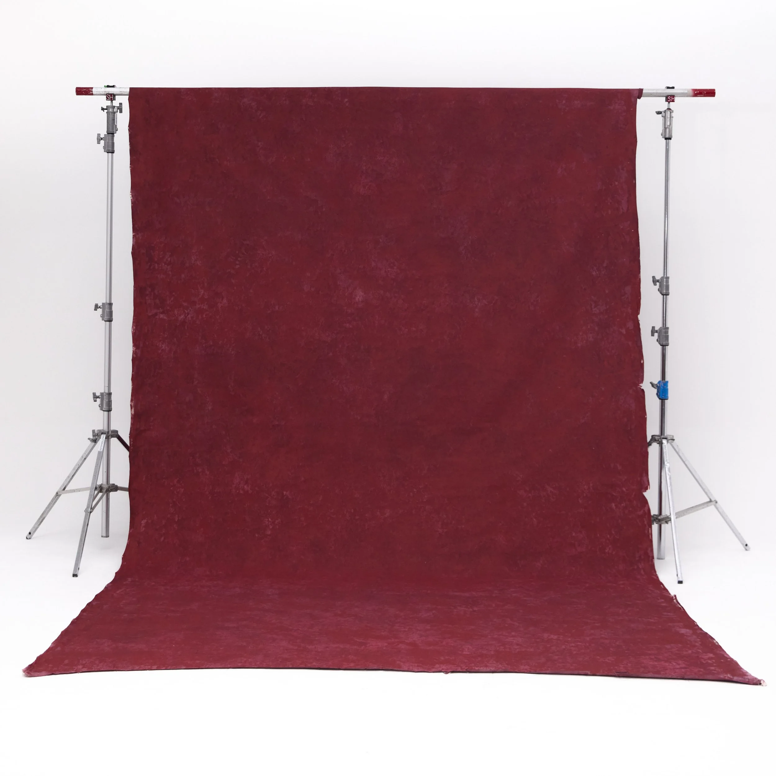 BURGUNDY
H500cm x W300cm