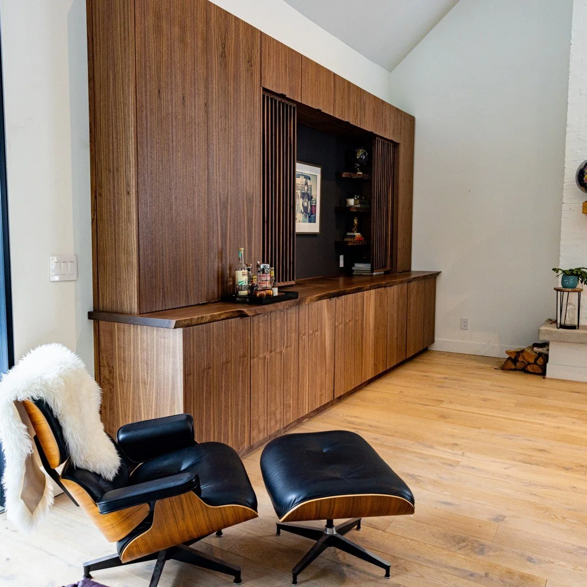 Cabinets and Built-Ins
