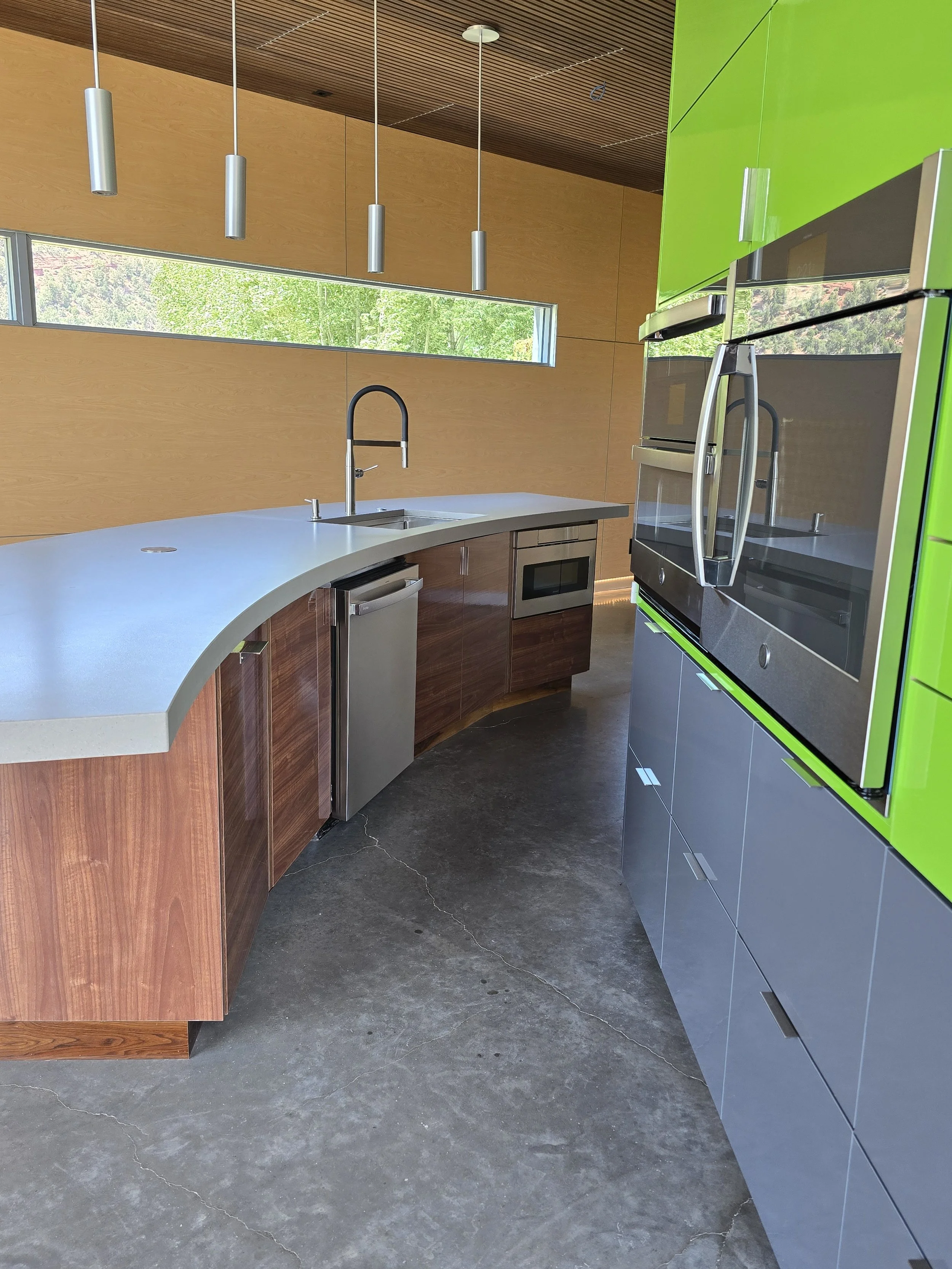 Modern High Gloss Kitchen Cabinetry
