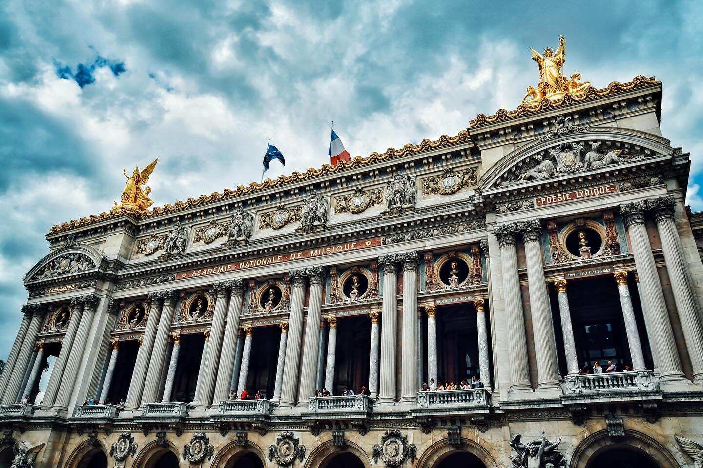 Taking a look back at some of my photos from Paris. Reminiscing on the architecture, the people, the food. Excited to return one day. 

#paris #parisfrance #parisphotography #europe #vacation #architecture #architecturephotography #architecture_hunte