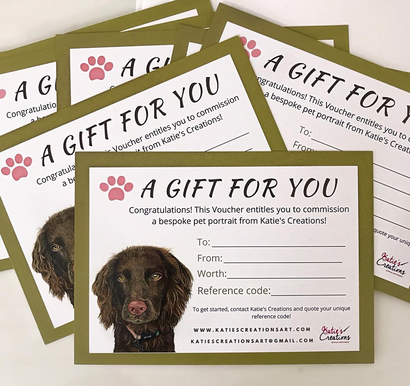 I now have gift vouchers! 💝 I am very excited to finally offer these as another gift option 🐶 . 
Perfect if you want to give a loved one a portrait but do not have a photo of their pet - or perhaps you have little time and want to organise a specia