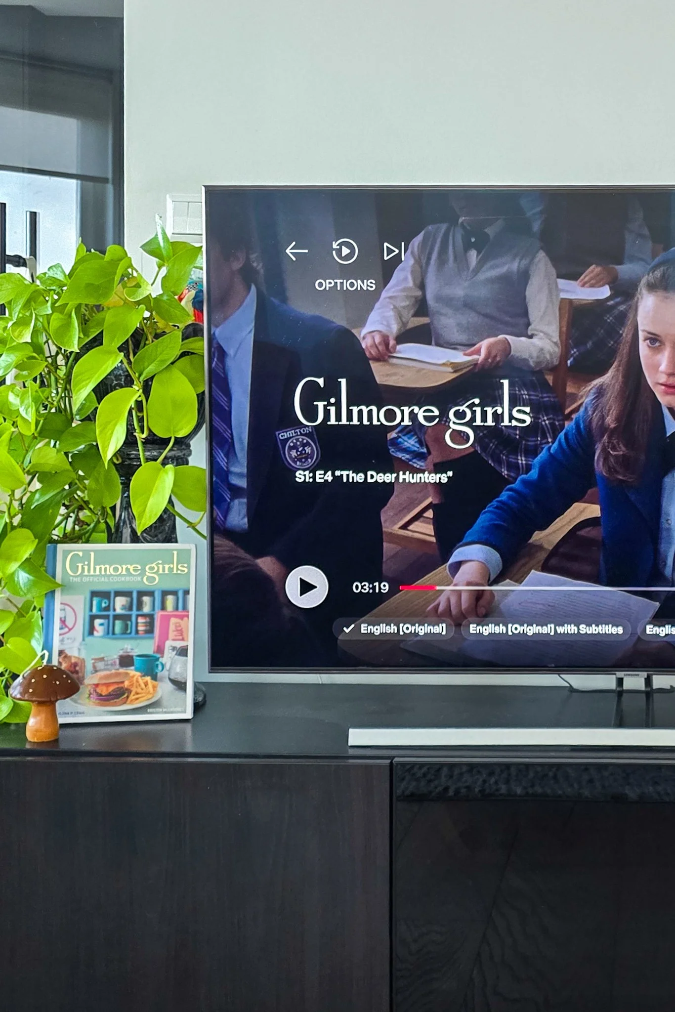 Gilmore girls: Season 1 Episode 4 References Explained