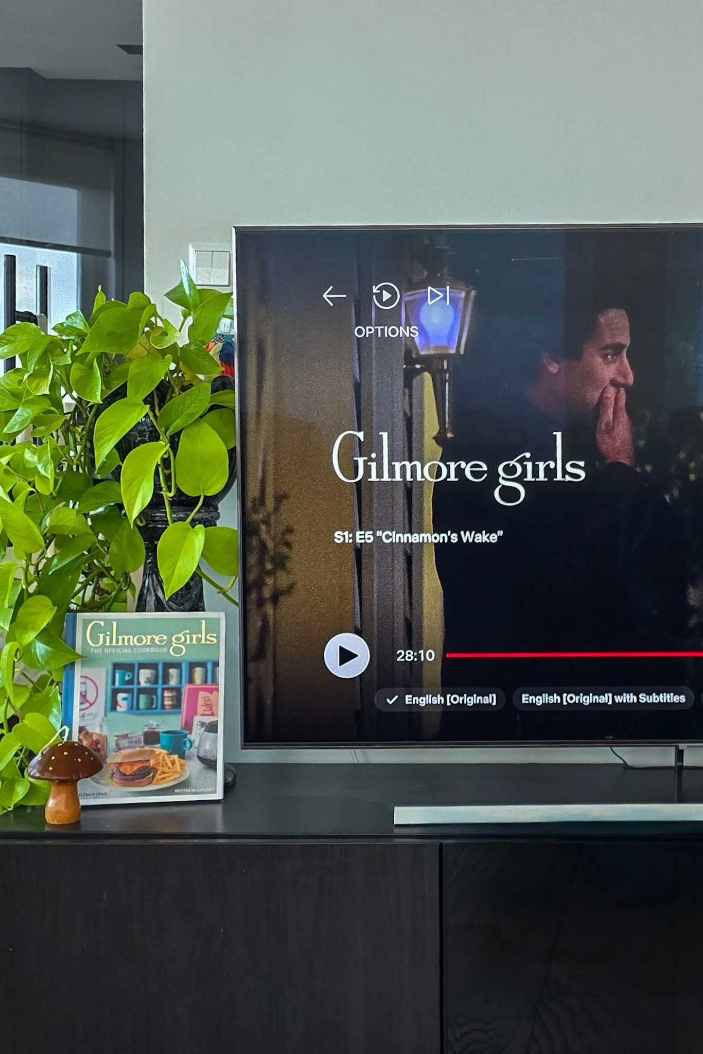 Gilmore girls: Season 1 Episode 5 References Explained