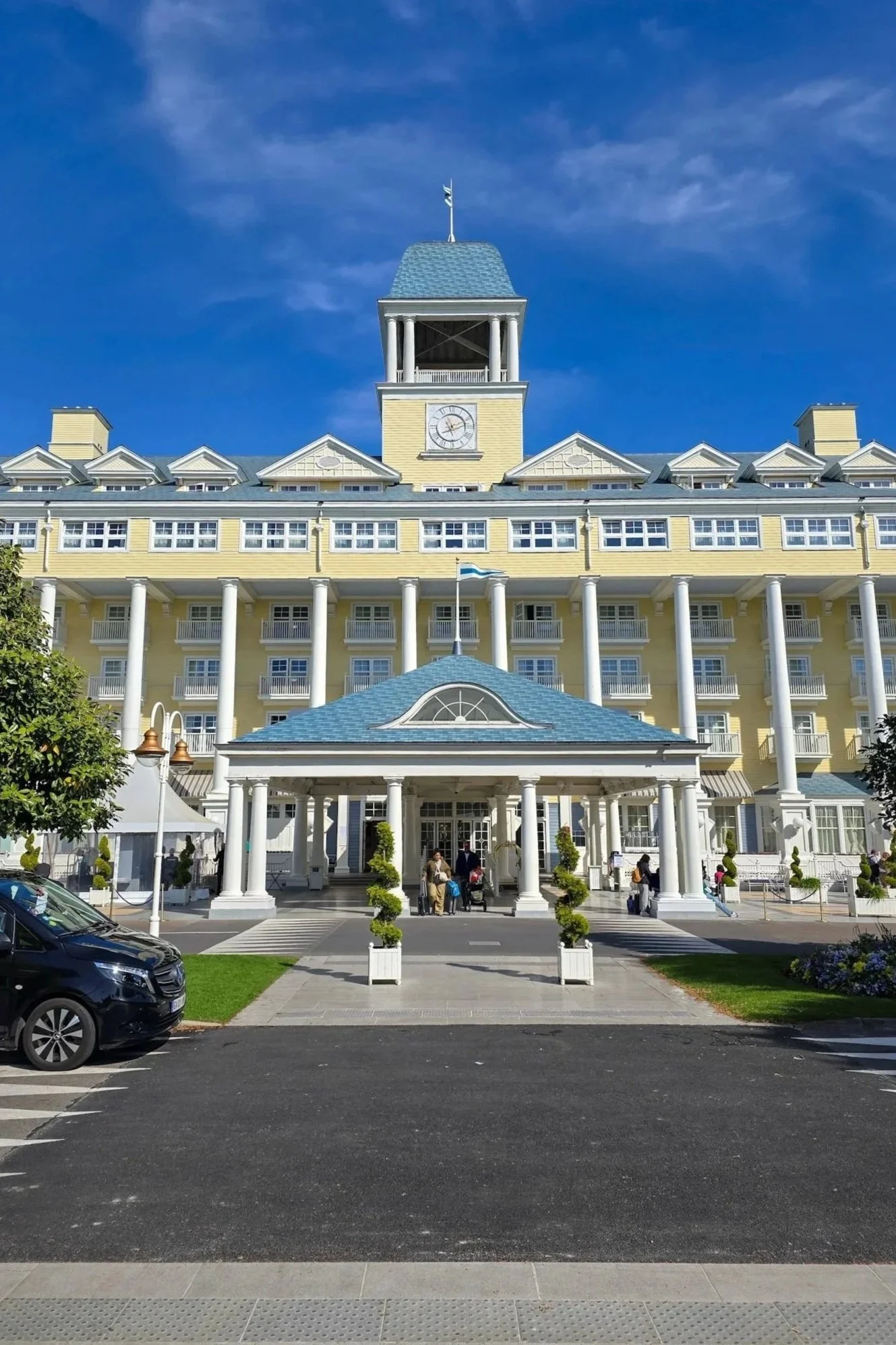 Disneyland Paris Newport Bay Club Entrance