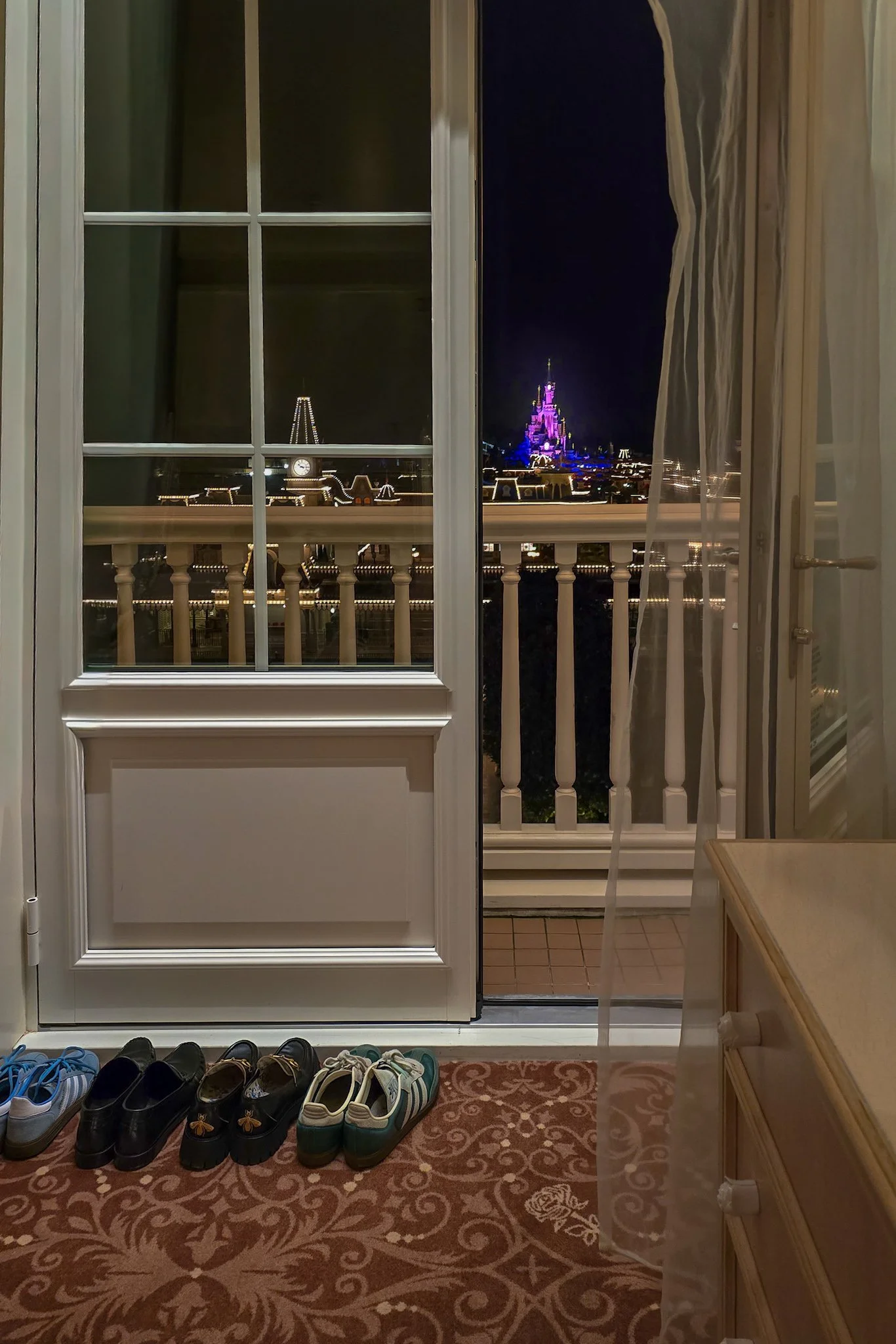 Disneyland Paris Hotel Castle Club Rooms Review: Inside the Magic