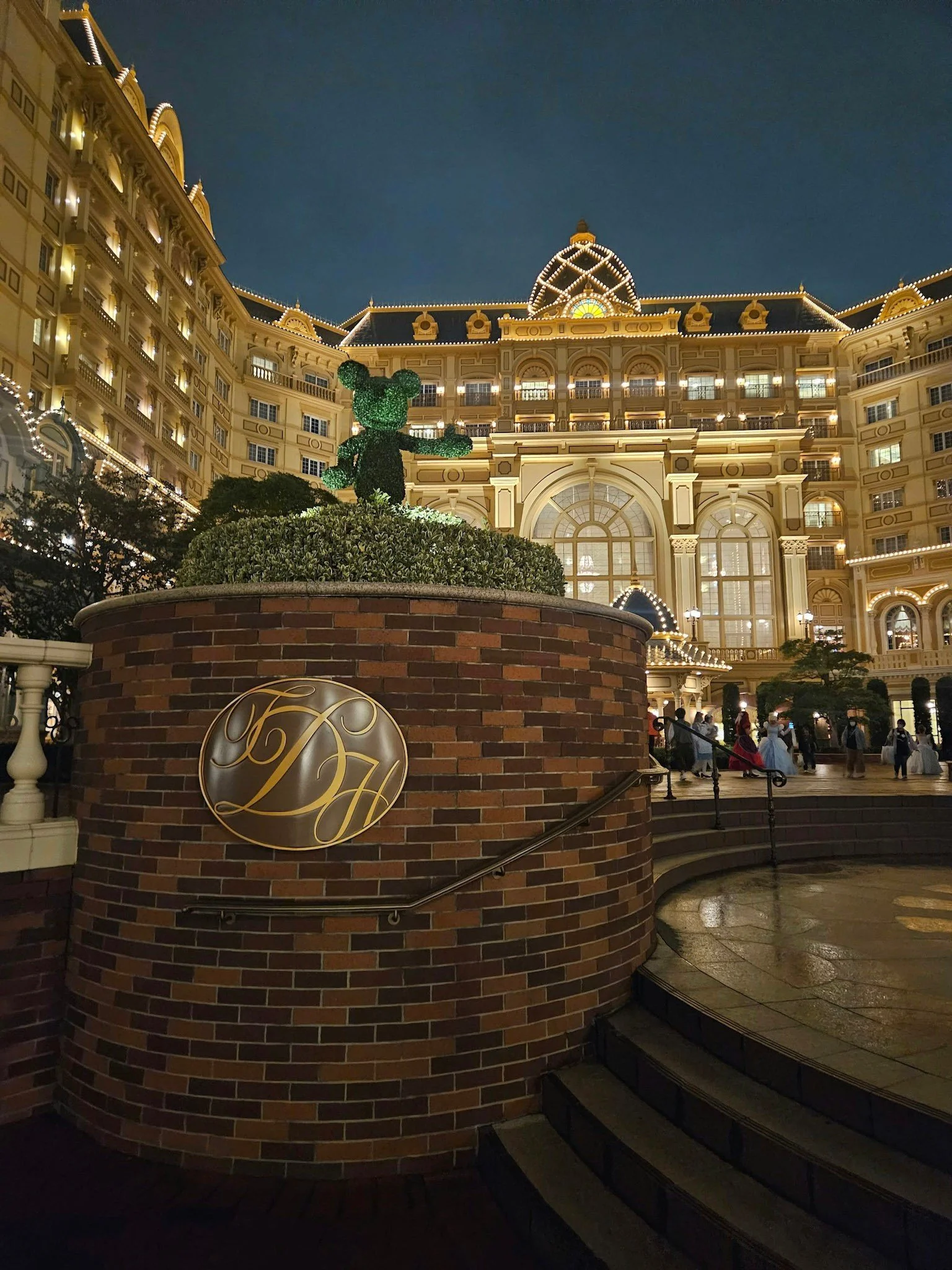 Tokyo Disneyland Hotel
