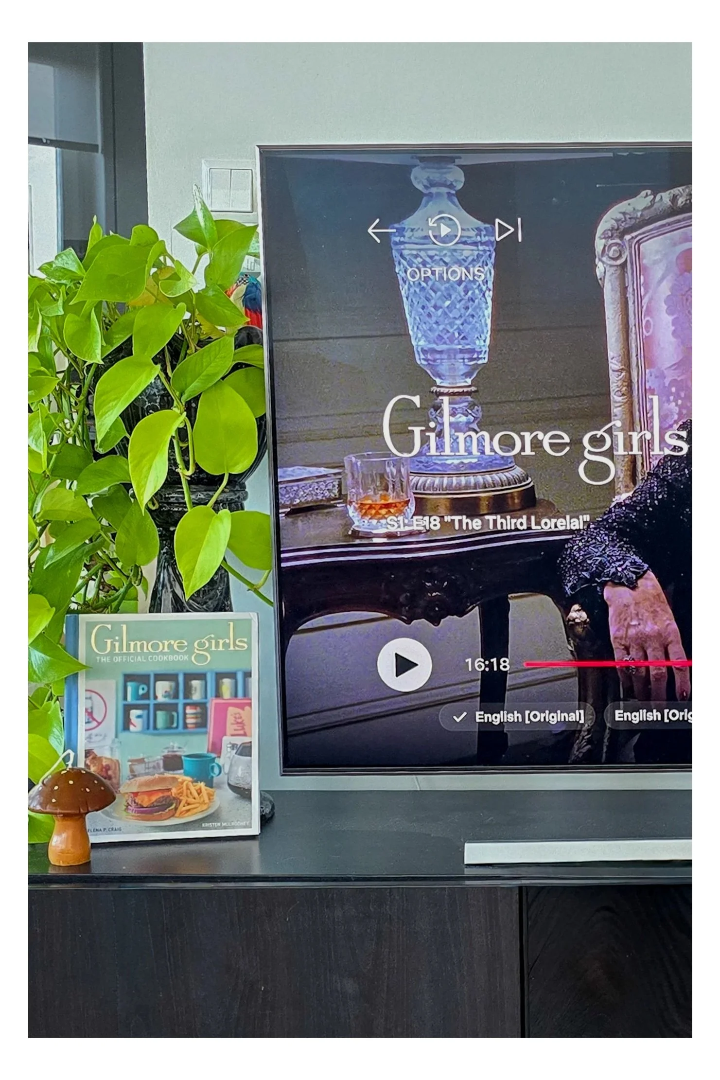 Gilmore girls: Season 1 Episode 18 References Explained