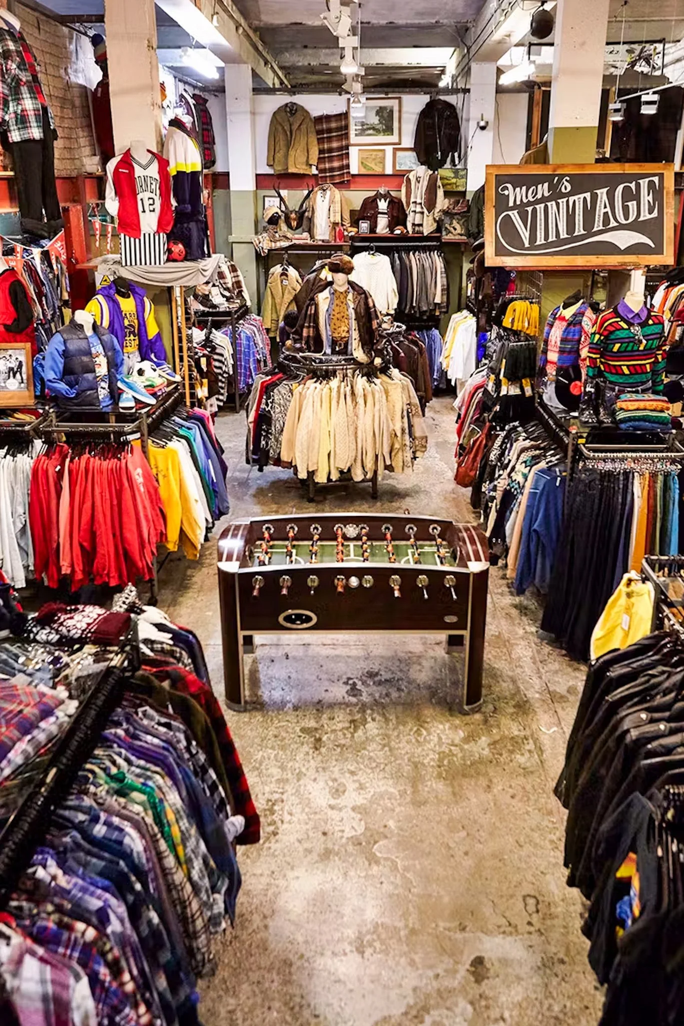 1681855547-best-vintage-stores-london-03.jpg