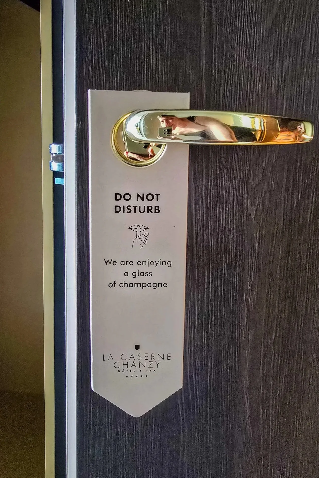 Do not disturb champagne