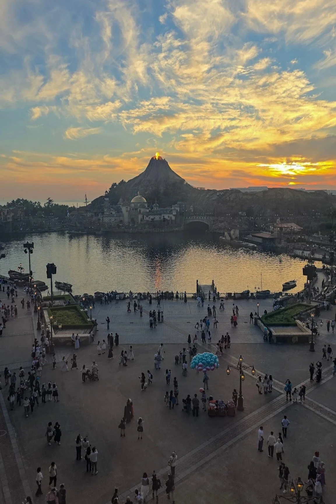 Tokyo Disney Sea Vulcano