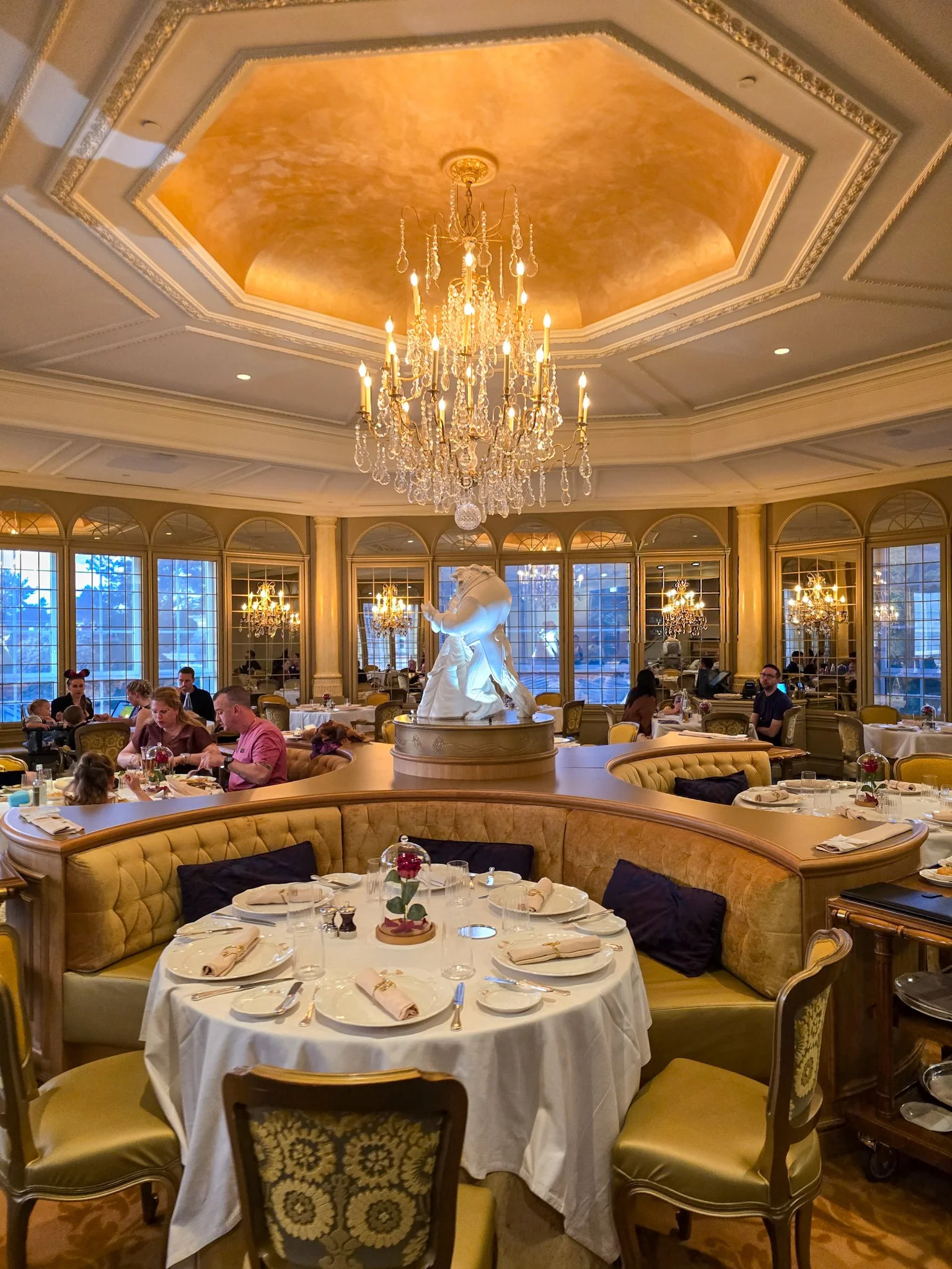 The Restaurant La Table De Lumiere Disneyland Paris
