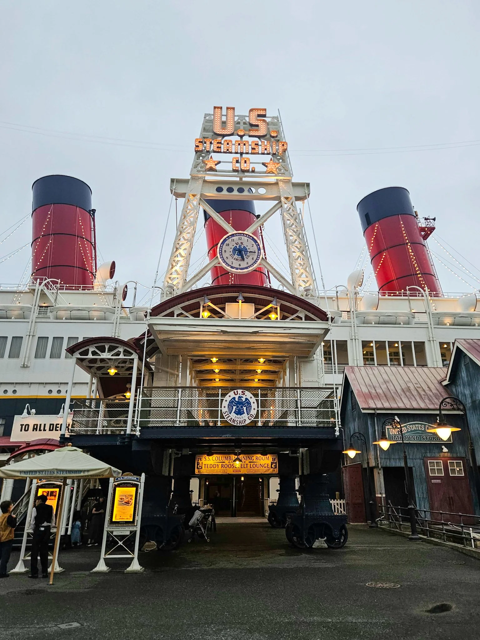 Steamship Tokyo Disneysea Dining