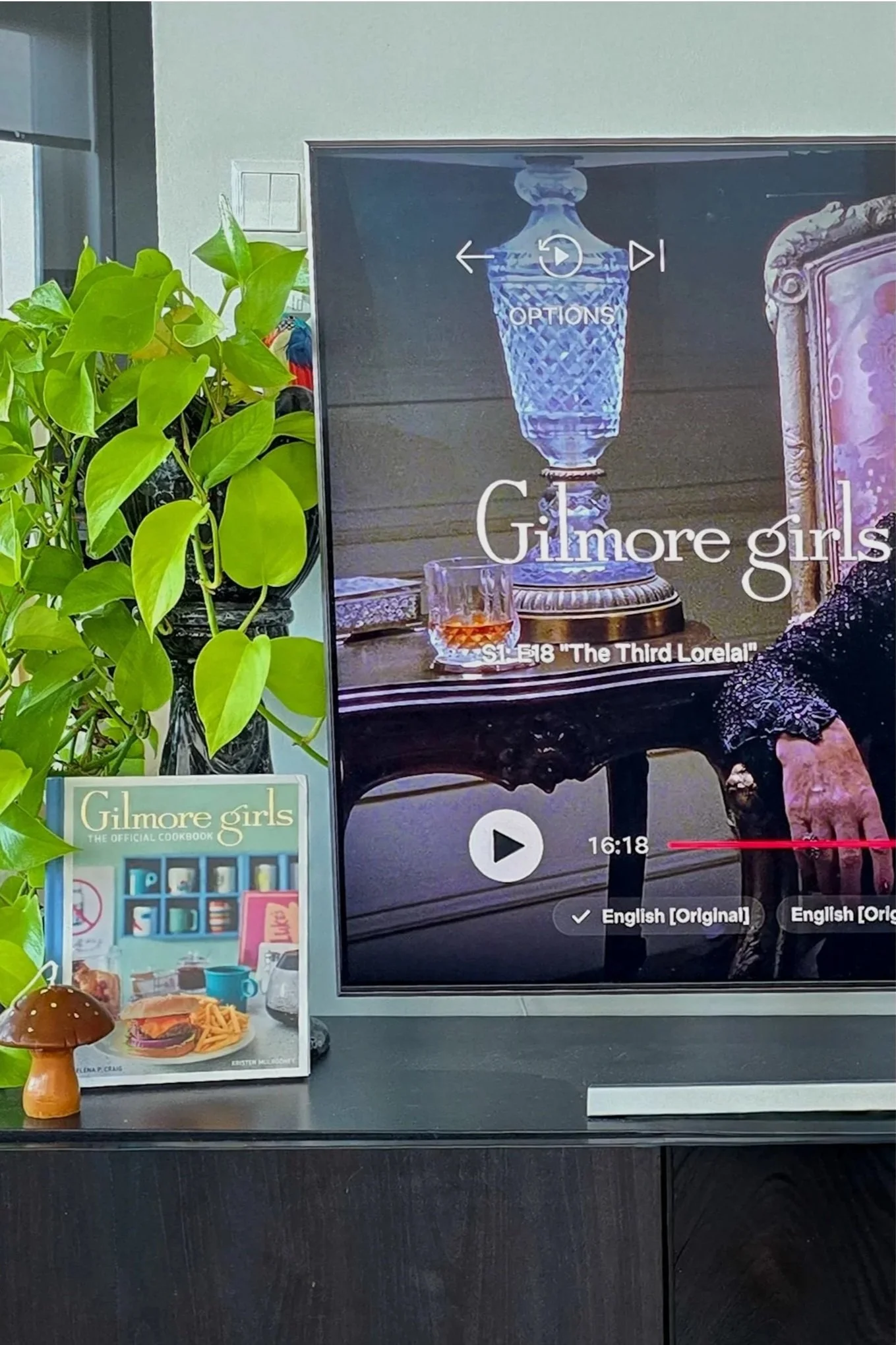 Gilmore girls: Season 1 Episode 18 References Explained